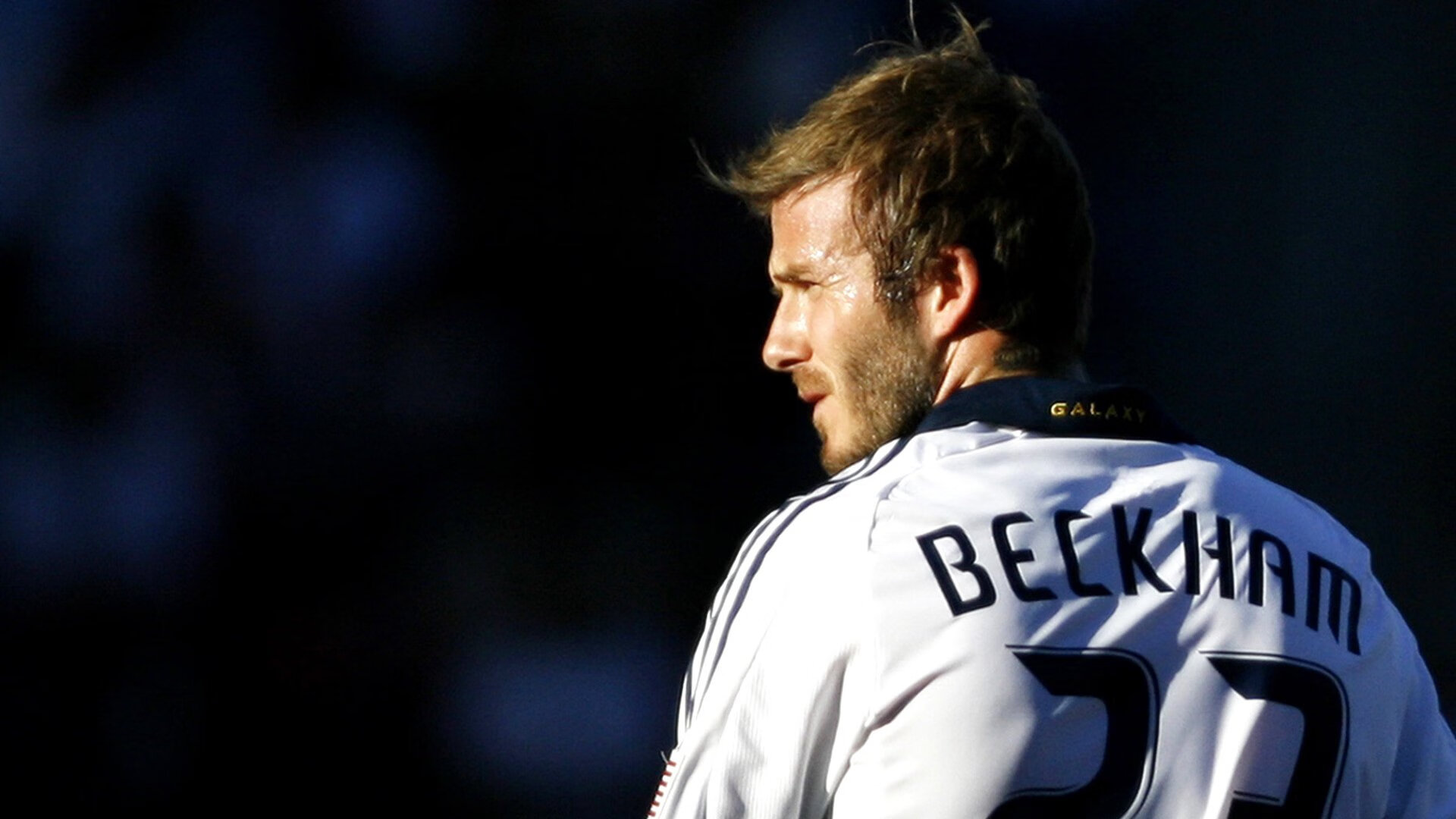 中国冰壶队世锦赛首战告捷 年轻阵容展现强劲实力